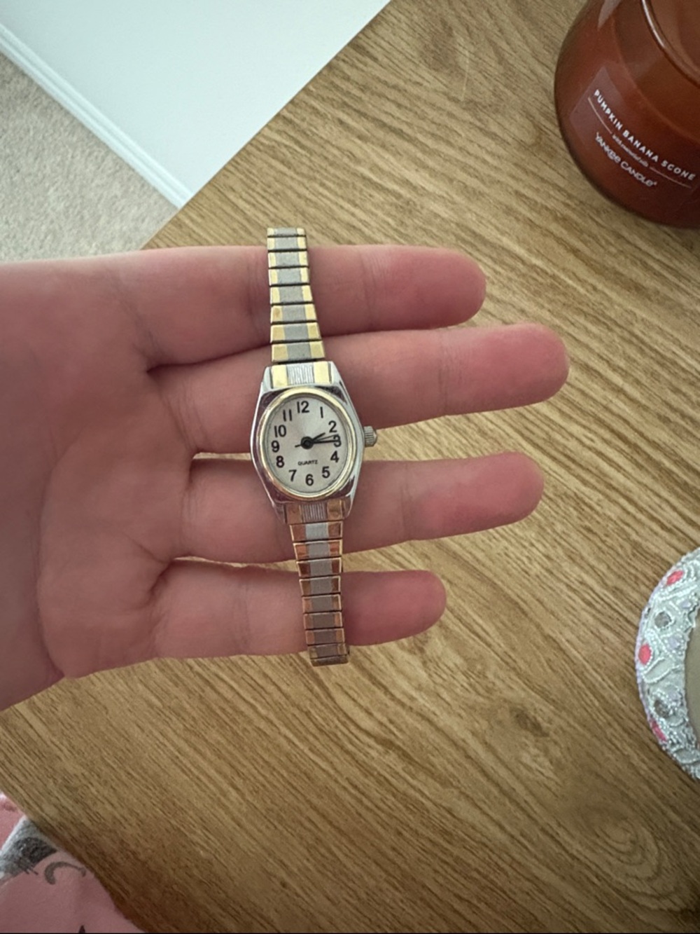 Women’s stretchy two tone watch with working battery